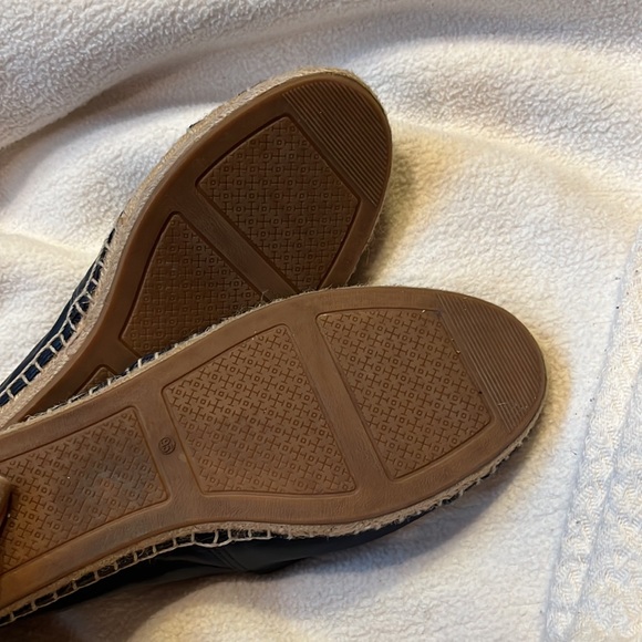 TORY BURCH navy/ black leather color block flat espadrilles - Picture 7 of 7